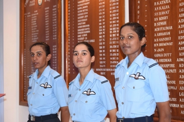 The Weekend Leader - India gets its first women fighter pilots